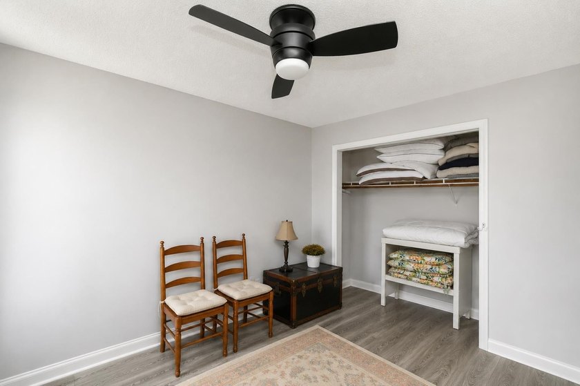 Spacious and renovated 2-bedroom 2-bath condo in the gated - photo 21