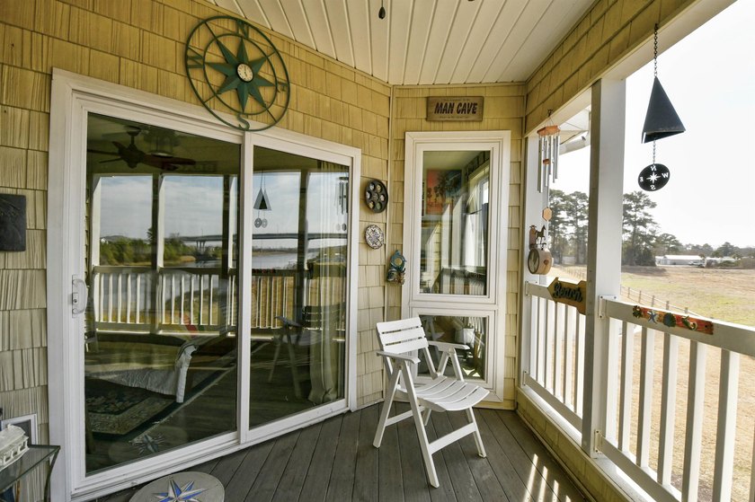 Spacious and renovated 2-bedroom 2-bath condo in the gated - photo 24