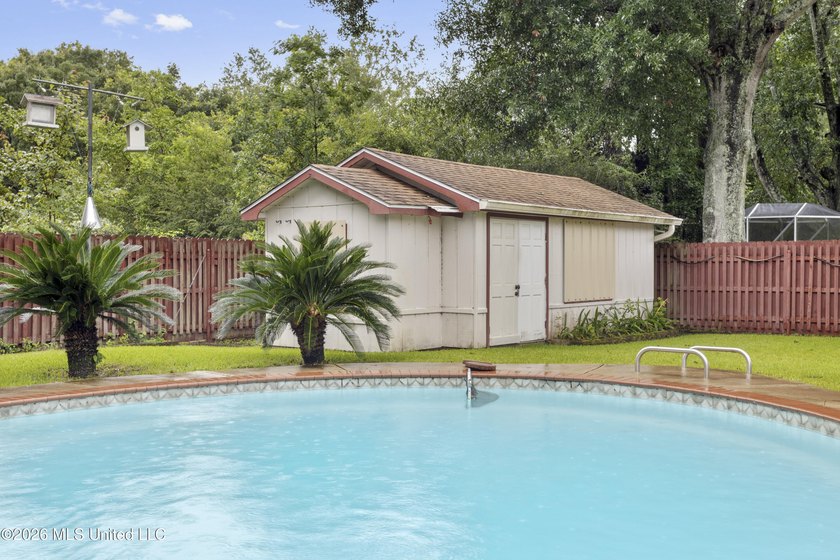 Great Home with Incredible Potential! This 3-bedroom, 2-bath - photo 29