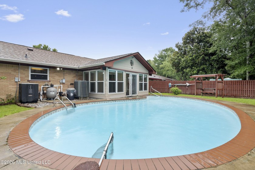 Great Home with Incredible Potential! This 3-bedroom, 2-bath - photo 30