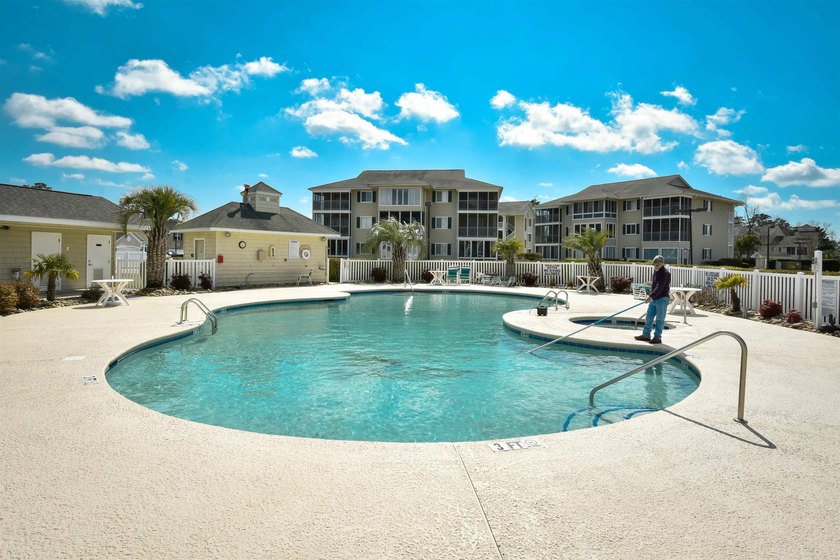 Spacious and renovated 2-bedroom 2-bath condo in the gated - photo 35