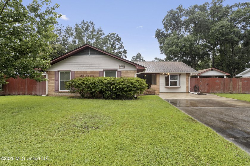 Great Home with Incredible Potential! This 3-bedroom, 2-bath - photo 37