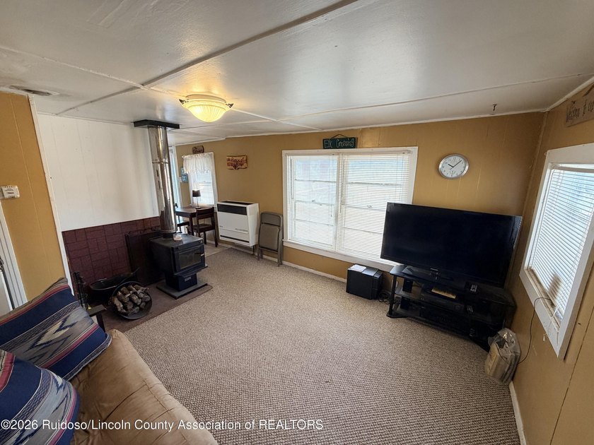 COZY CABIN WITH GREAT VIEWS! Escape to your own retreat. This - photo 8