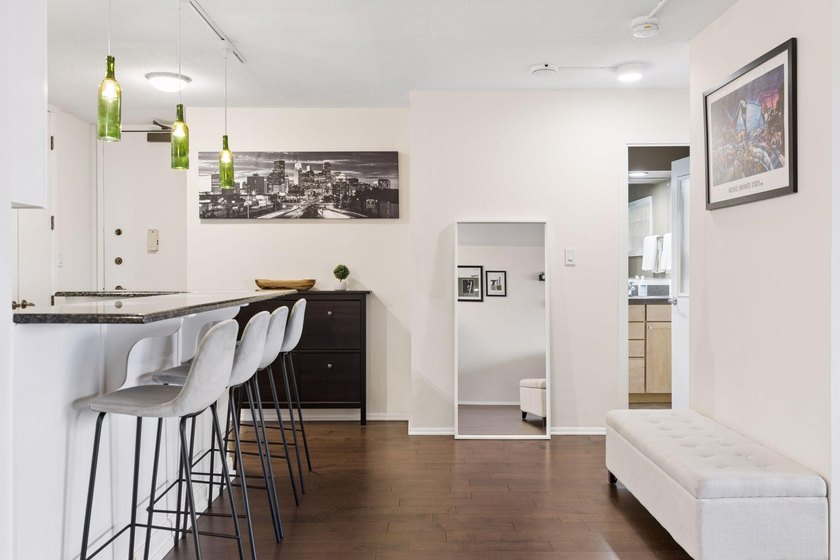 Move right into this bright and modern 1 bedroom at Summit - photo 7