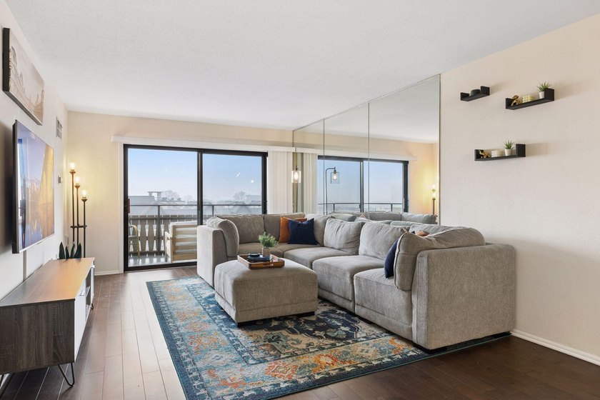 Move right into this bright and modern 1 bedroom at Summit - photo 8