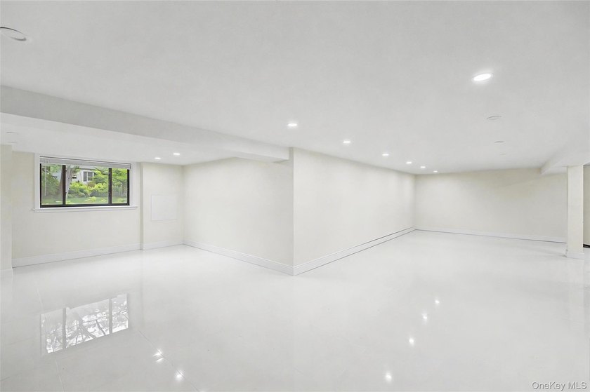 Located in the heart of Great Neck Village, this impeccably - photo 18