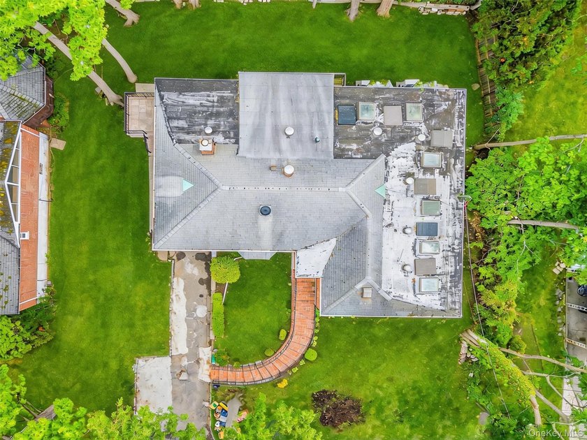 Located in the heart of Great Neck Village, this impeccably - photo 22