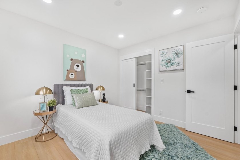 Welcome to this charming 4-bedroom, 2-bathroom home located in - photo 16