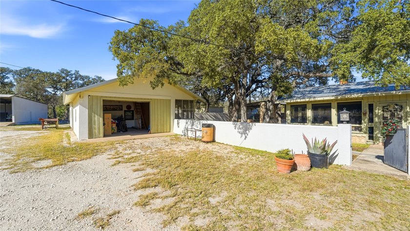 Welcome to your private hunting paradise in Del Rio, Texas. This - photo 4