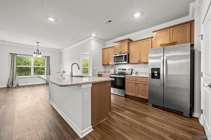 Great location near Research Park Blvd. Upgraded, 3 year old - photo 12