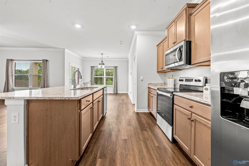 Great location near Research Park Blvd. Upgraded, 3 year old - photo 15