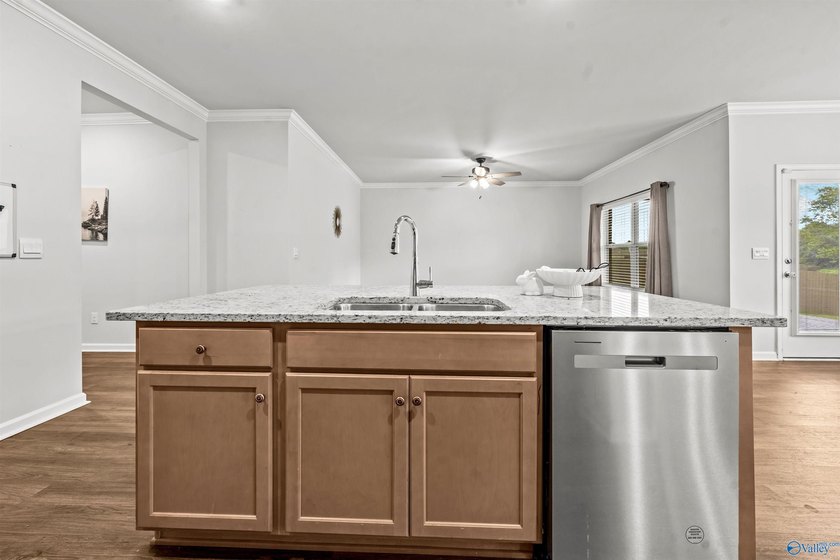 Great location near Research Park Blvd. Upgraded, 3 year old - photo 18