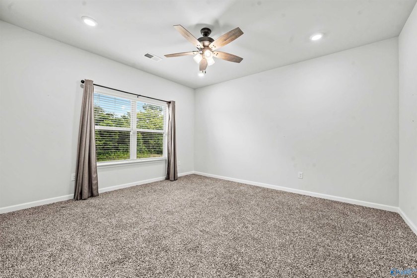 Great location near Research Park Blvd. Upgraded, 3 year old - photo 21