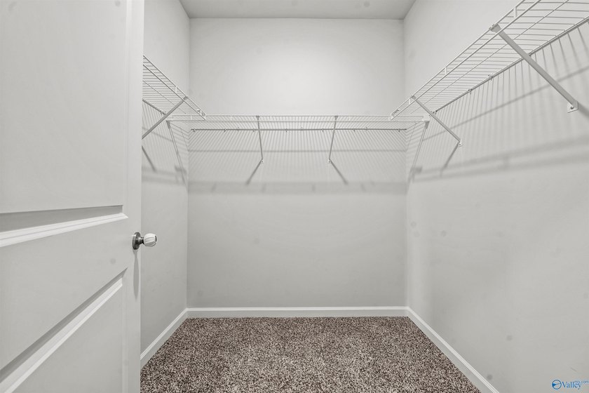 Great location near Research Park Blvd. Upgraded, 3 year old - photo 25