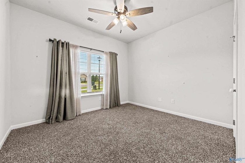 Great location near Research Park Blvd. Upgraded, 3 year old - photo 26