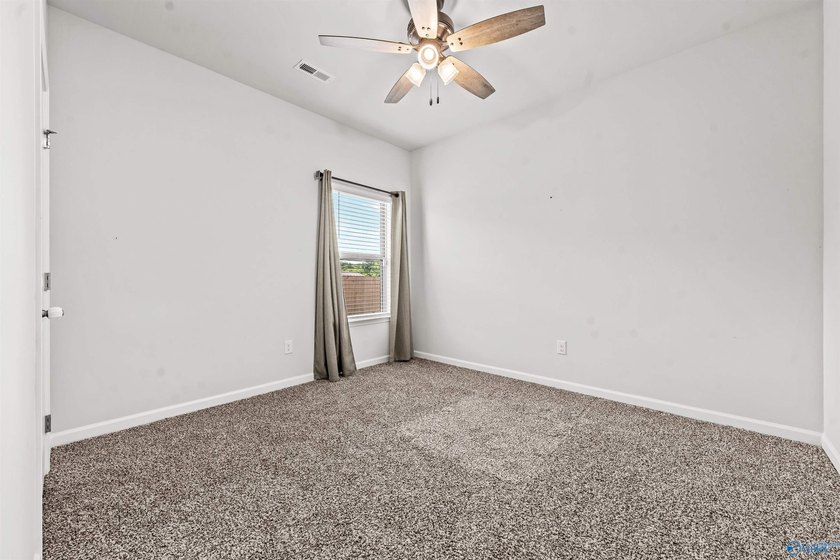 Great location near Research Park Blvd. Upgraded, 3 year old - photo 30