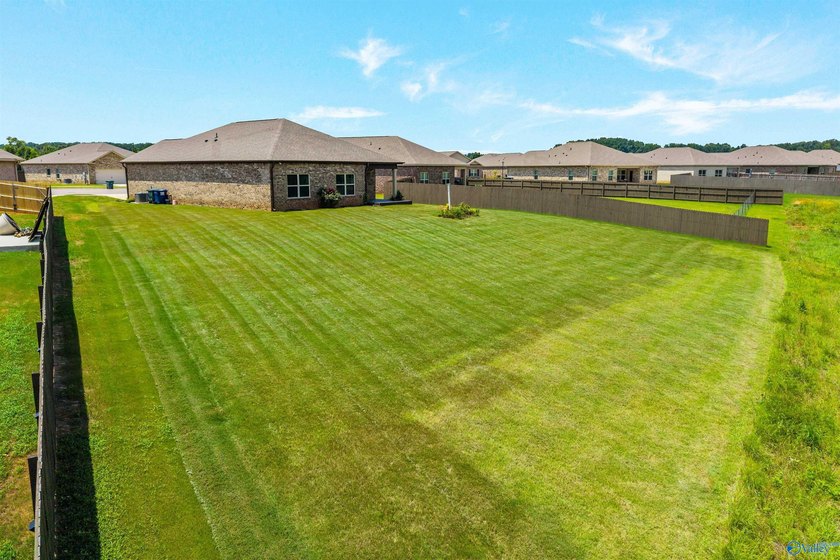 Great location near Research Park Blvd. Upgraded, 3 year old - photo 37