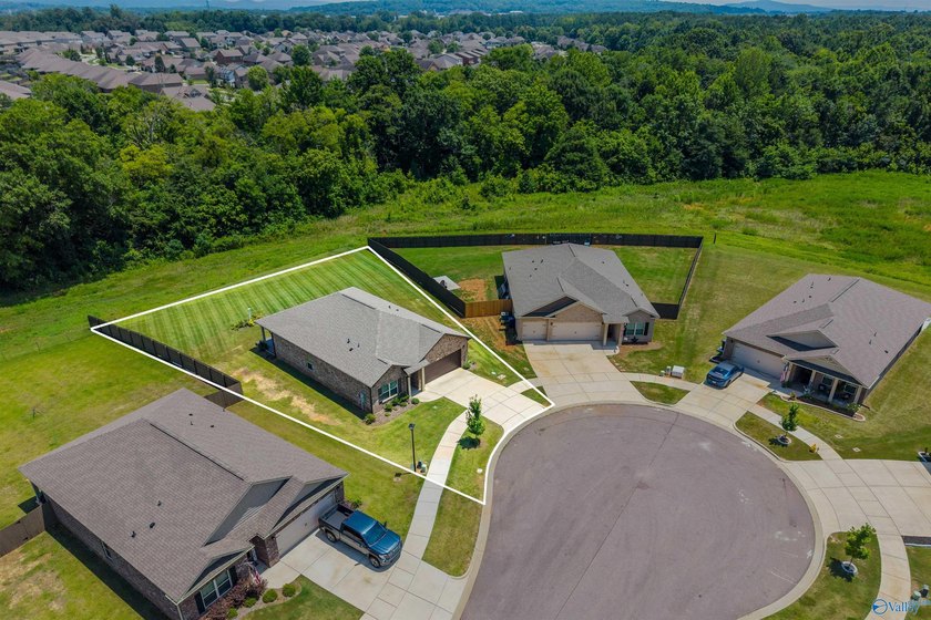 Great location near Research Park Blvd. Upgraded, 3 year old - photo 44