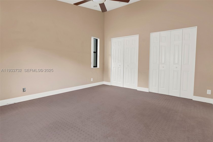 Welcome to easy living in this beautifully updated 3-bedroom - photo 8