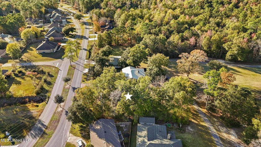 Build your dream home on this incredible lot with beautiful - photo 7