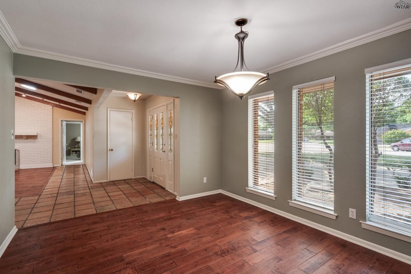 Quiet Colonial Park cul-de-sac location with the space and - photo 11