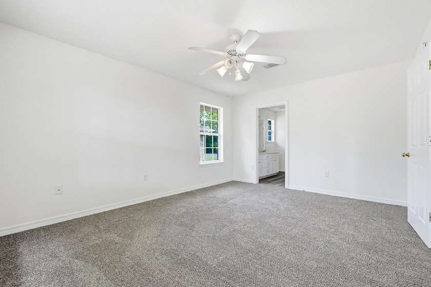 Welcome home to this beautifully maintained brick residence - photo 22