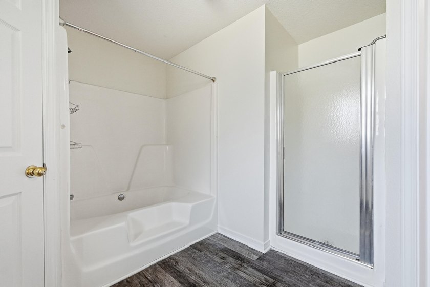 Welcome home to this beautifully maintained brick residence - photo 26