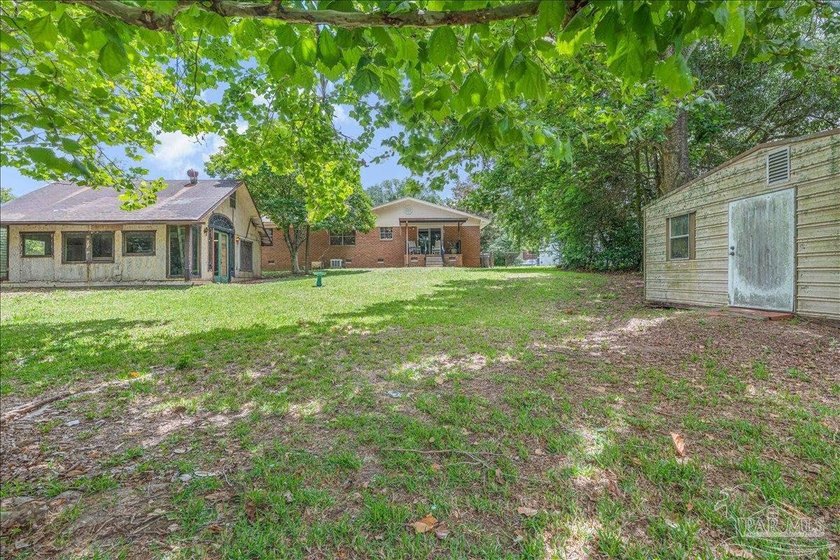 Welcome to this charming 3-bedroom, 2-bath BRICK home perfectly - photo 31