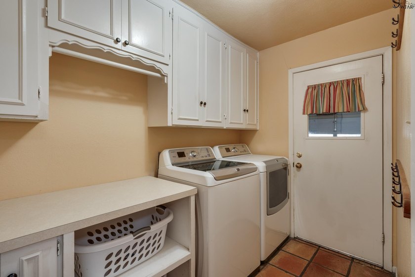 Quiet Colonial Park cul-de-sac location with the space and - photo 31
