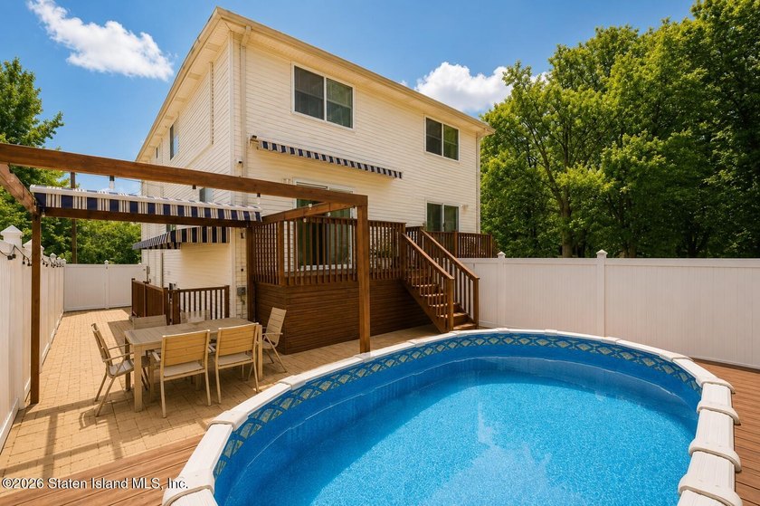 Welcome to 209 Sommer Avenue! This gorgeous 1-family, 3 bedroom - photo 29