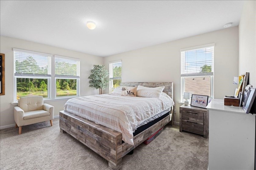 Welcome to this spacious and modern 5-bedroom, 2.5-bath home - photo 22