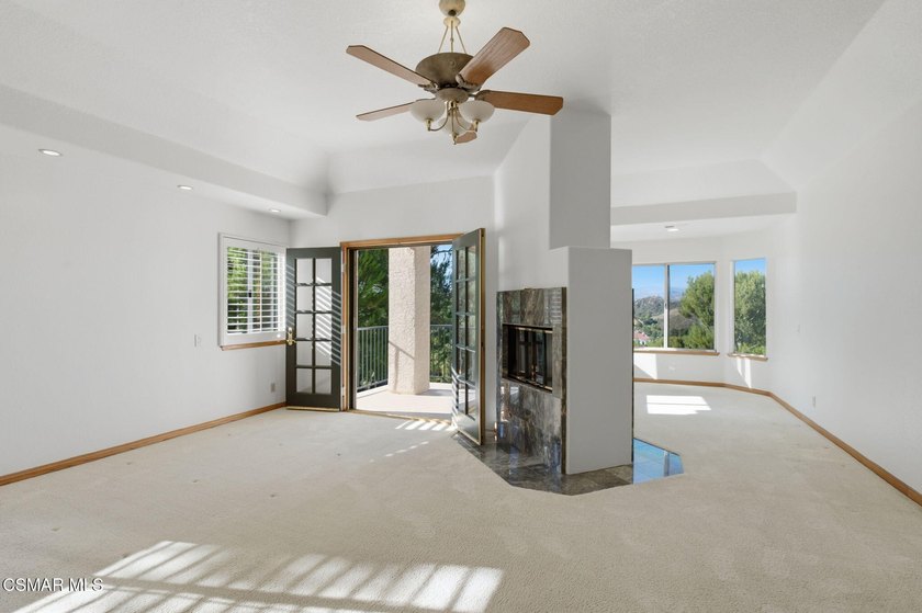 This beautifully maintained 4-bedroom, 4-bathroom residence - photo 27