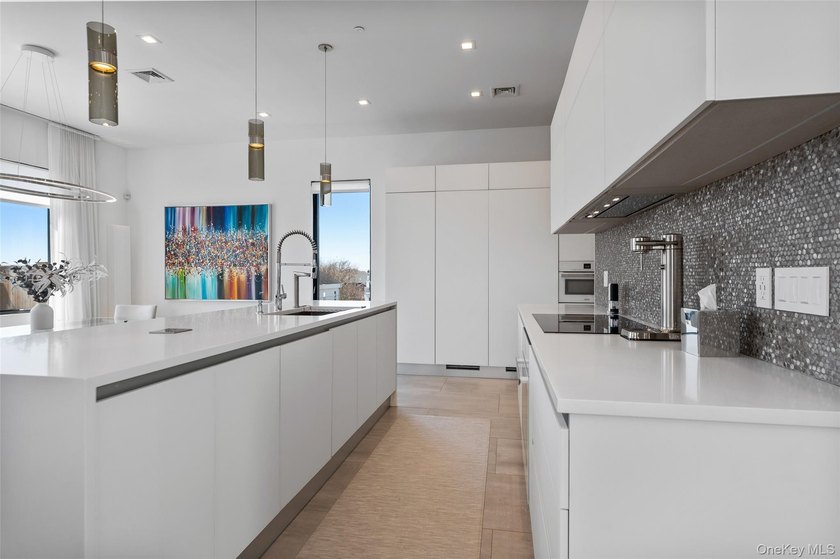Experience unparalleled luxury in this custom modern estate - photo 11