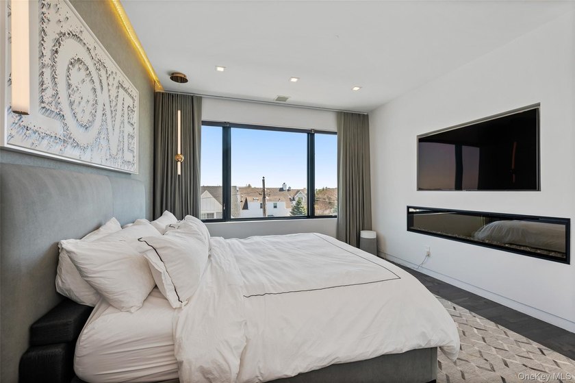 Experience unparalleled luxury in this custom modern estate - photo 17