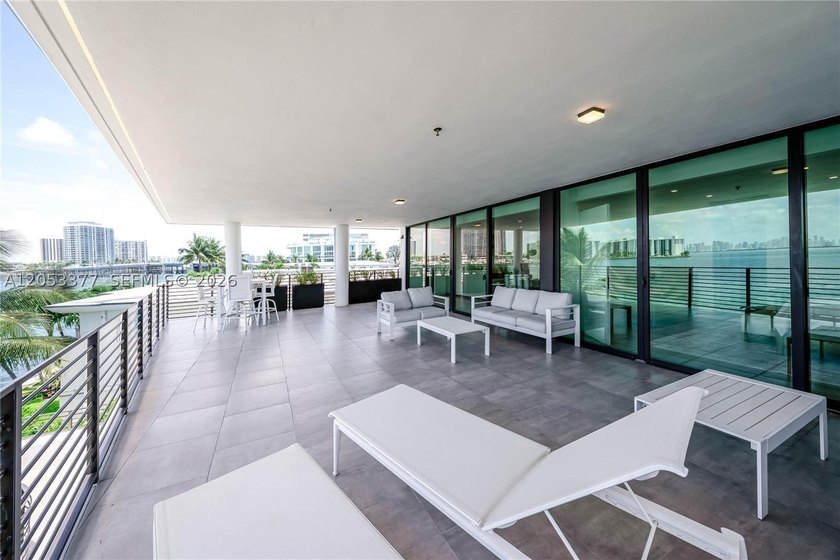 Welcome to one of Miami beach's most exclusive waterfront - photo 22