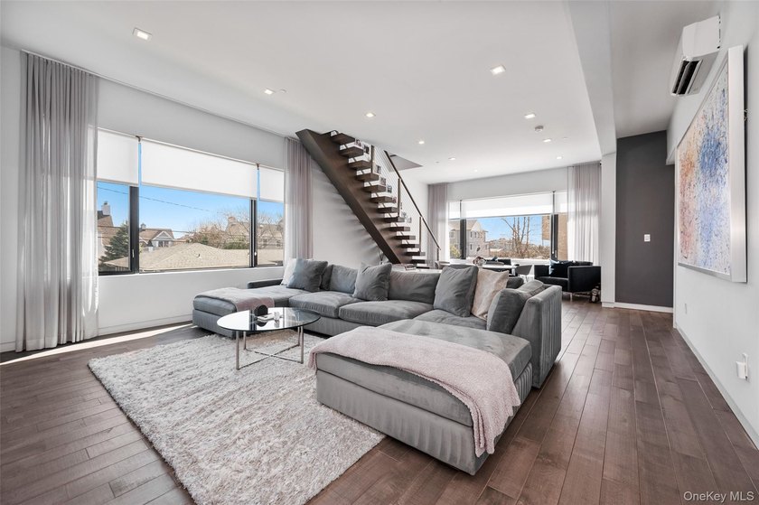 Experience unparalleled luxury in this custom modern estate - photo 22