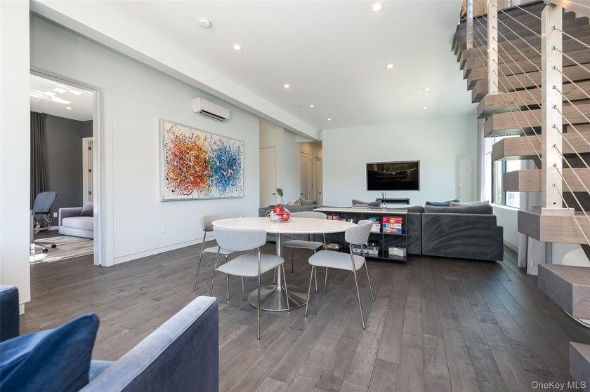 Experience unparalleled luxury in this custom modern estate - photo 24
