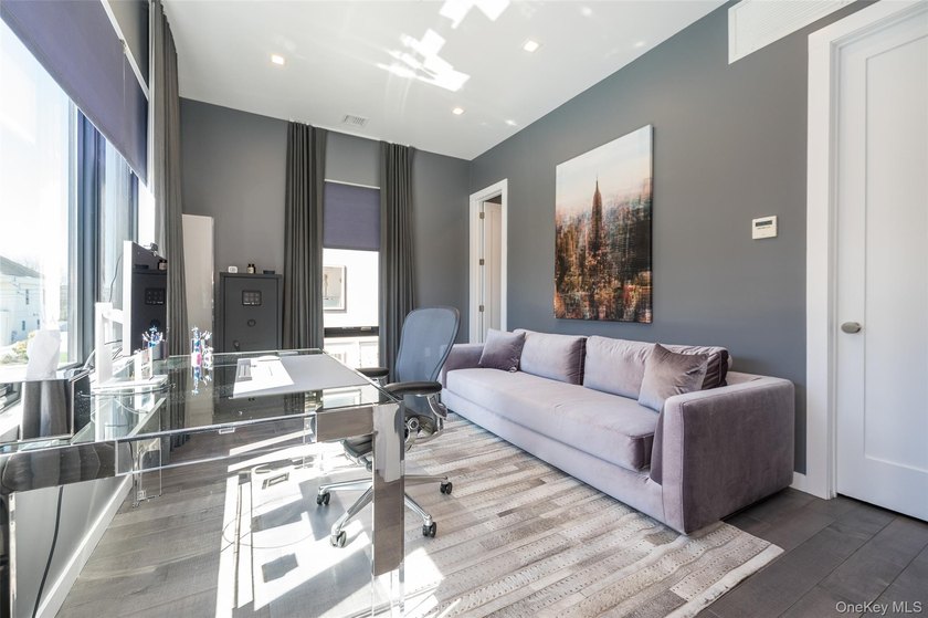 Experience unparalleled luxury in this custom modern estate - photo 25