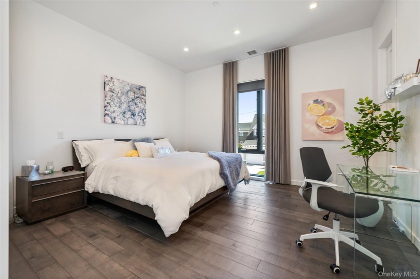 Experience unparalleled luxury in this custom modern estate - photo 28