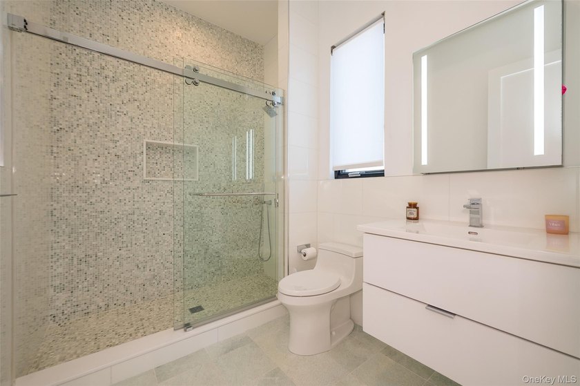 Experience unparalleled luxury in this custom modern estate - photo 29