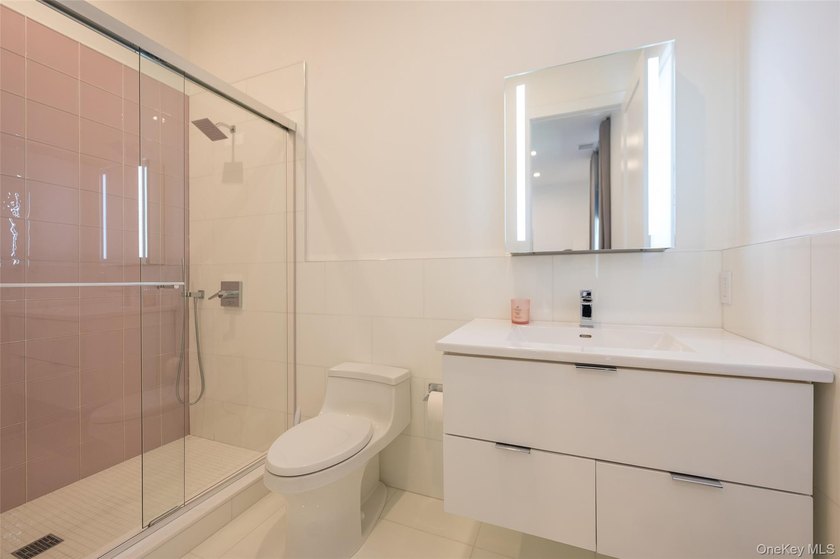 Experience unparalleled luxury in this custom modern estate - photo 31
