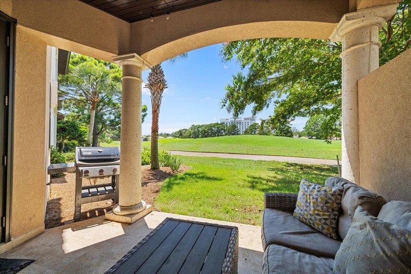 Stop scrolling--the unicorn of the fairway has officially - photo 32