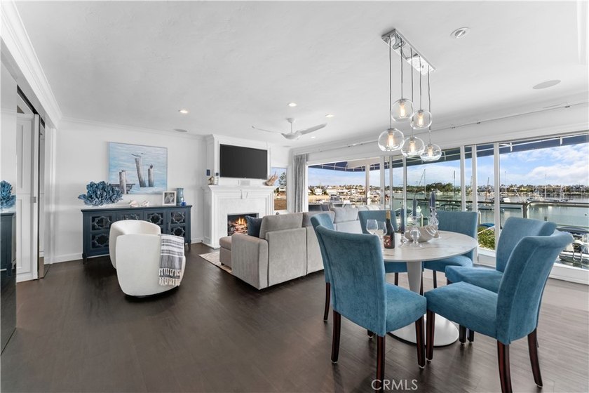Gorgeous throughout, with a spectacular view - this 2 bedroom 2 - photo 8