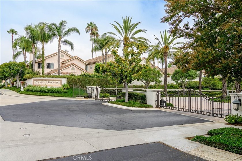 Welcome to 14 Corniche, Unit 8, an exquisitely remodeled luxury - photo 49