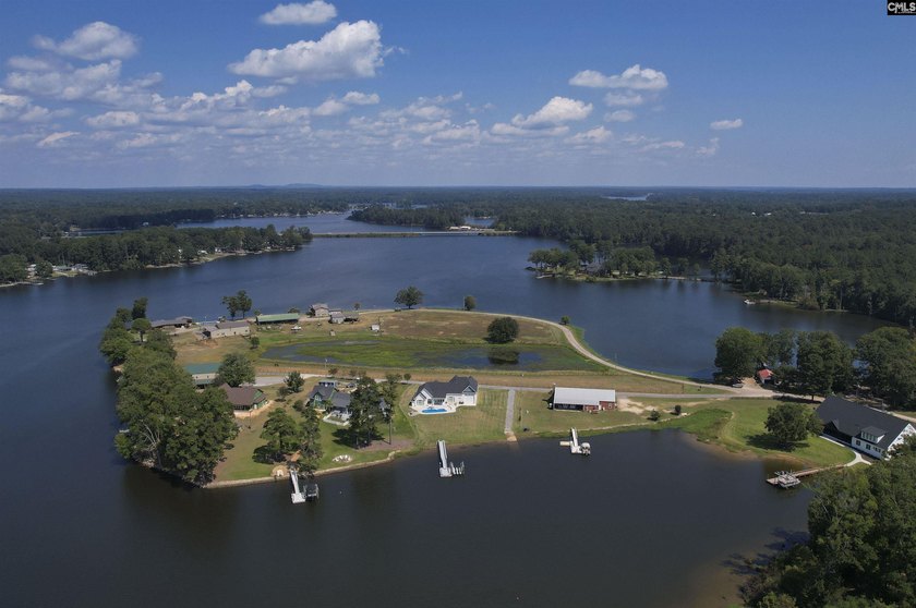 Custom all brick home on Lake Murray with big water views - photo 3