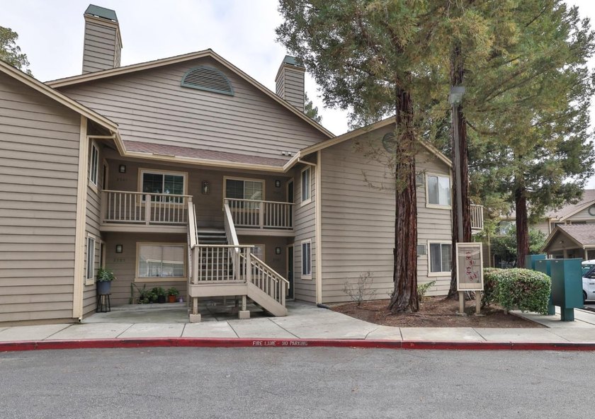 Welcome to this 2-bedroom, 2-bathroom home is located in San - photo 2