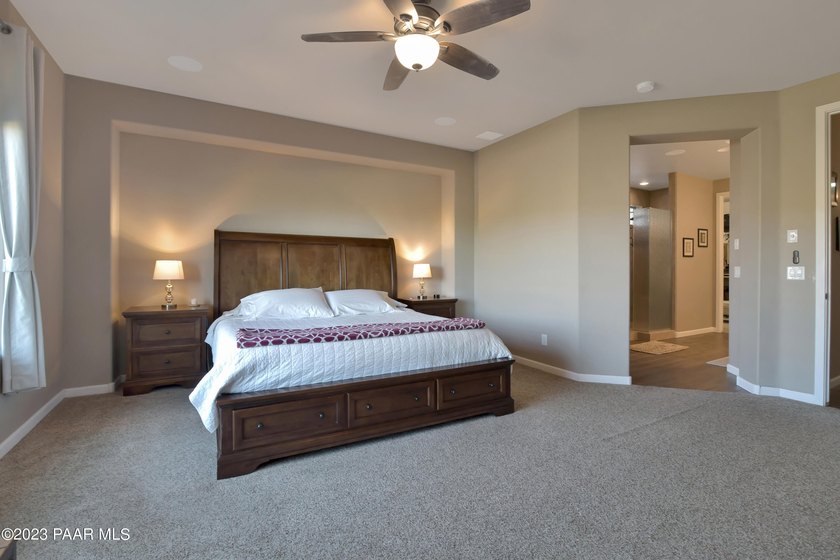 This freshly painted, immaculate home has been so well cared for - photo 17