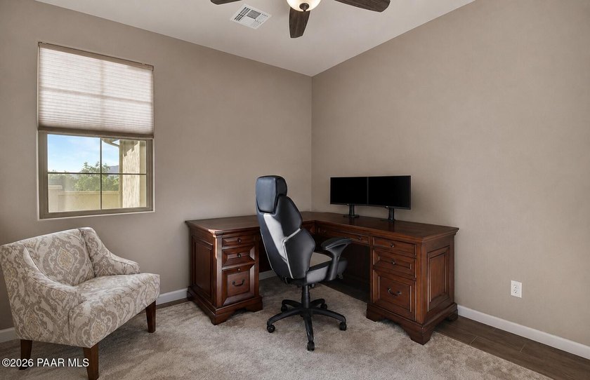 This freshly painted, immaculate home has been so well cared for - photo 22