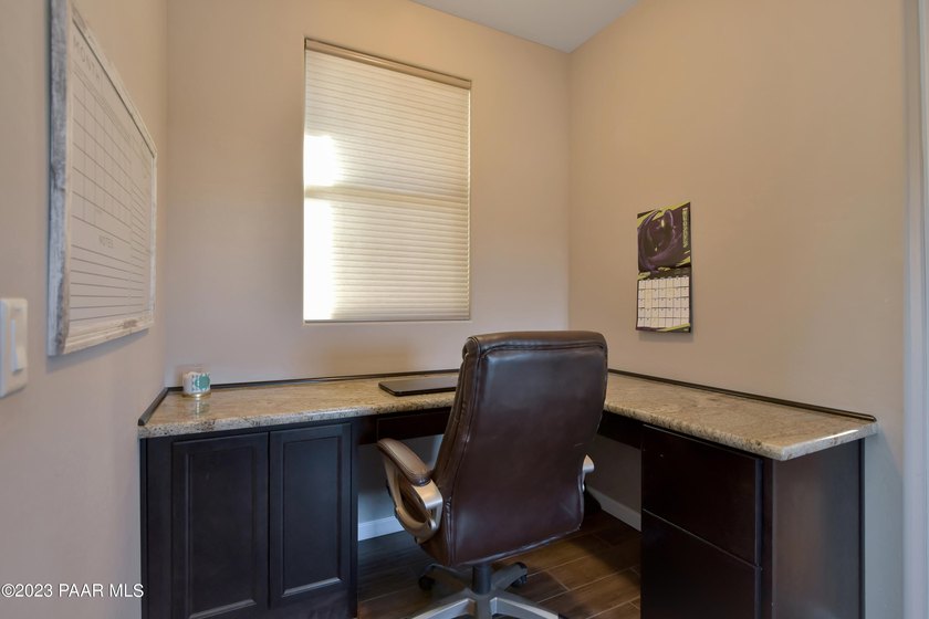 This freshly painted, immaculate home has been so well cared for - photo 25