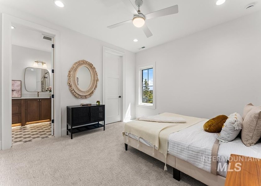A stunning custom home in the esteemed Terra View community, set - photo 26